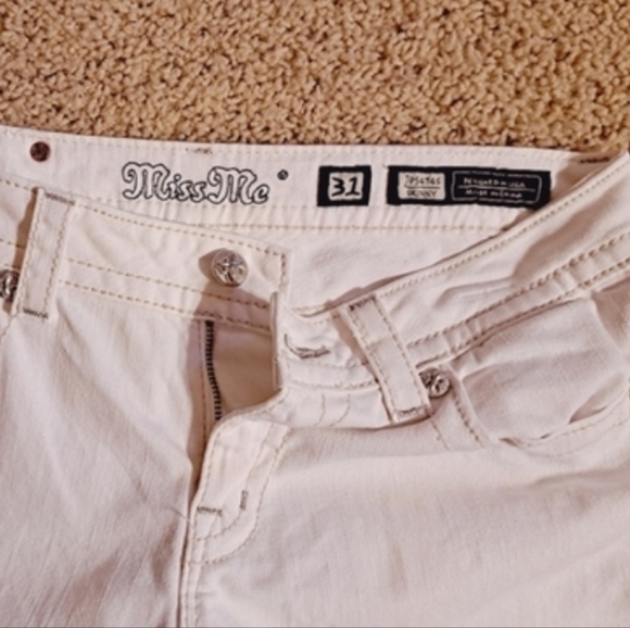 Size 31x34 Miss Me Jeans - Picture 4 of 5